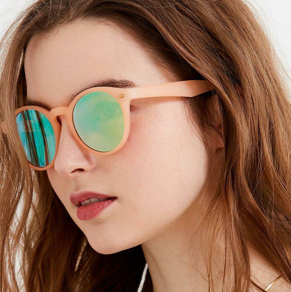UO Coastal Round Sunglasses - Picture 6 of 6